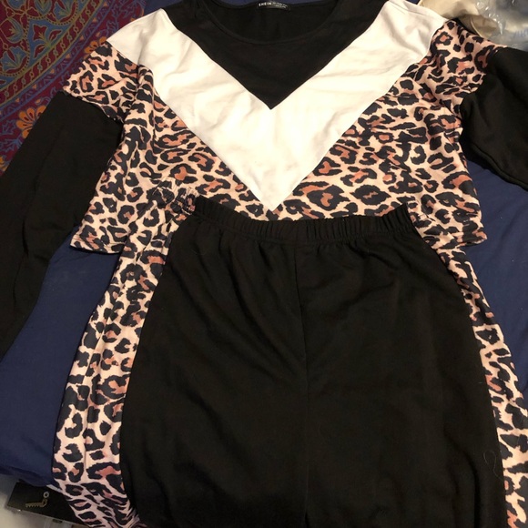 NWOT SHEIN Cheetah/Stripe Tracksuit - Picture 1 of 3